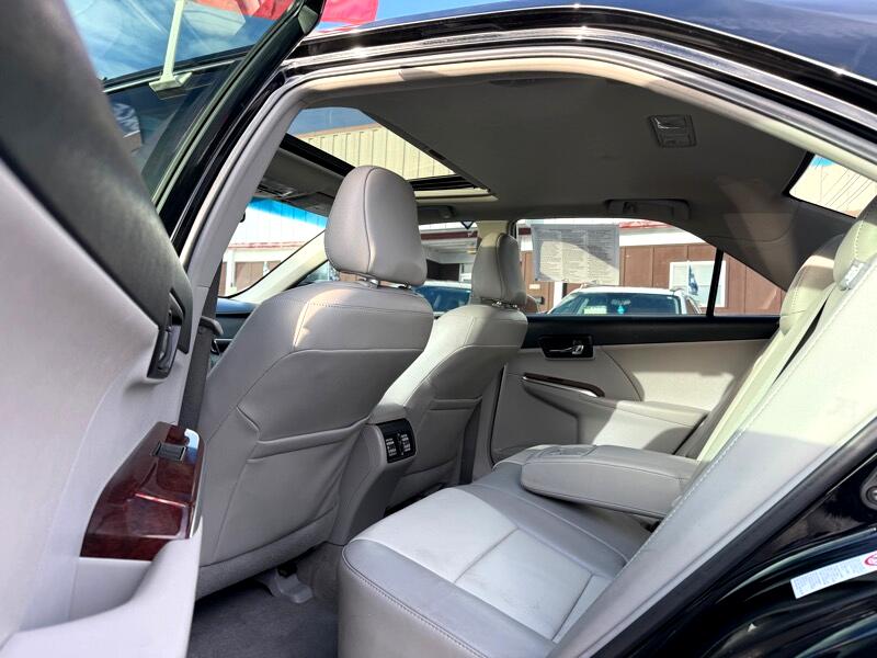 Toyota Camry 4dr Sedan XLE Auto 2012