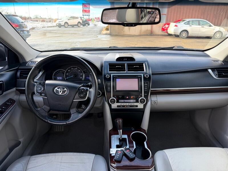 Toyota Camry 4dr Sedan XLE Auto 2012