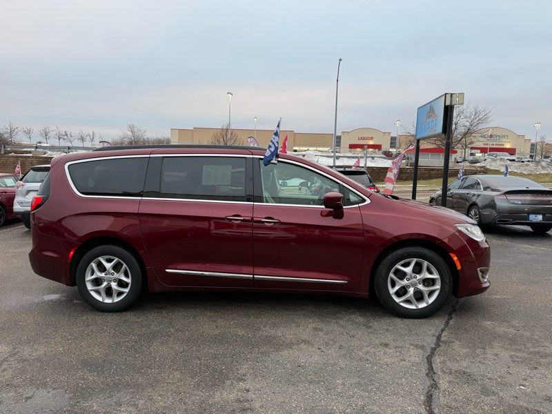 Chrysler Pacifica Touring-L 2017