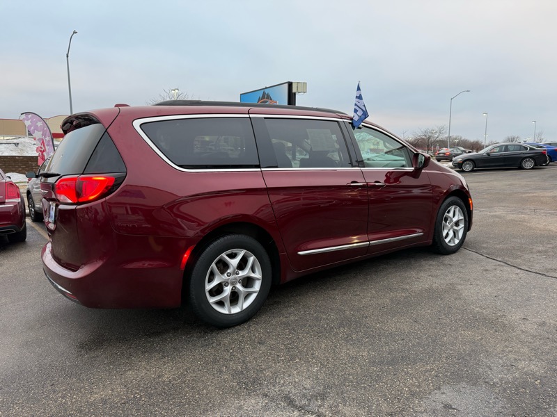 Chrysler Pacifica Touring-L 2017