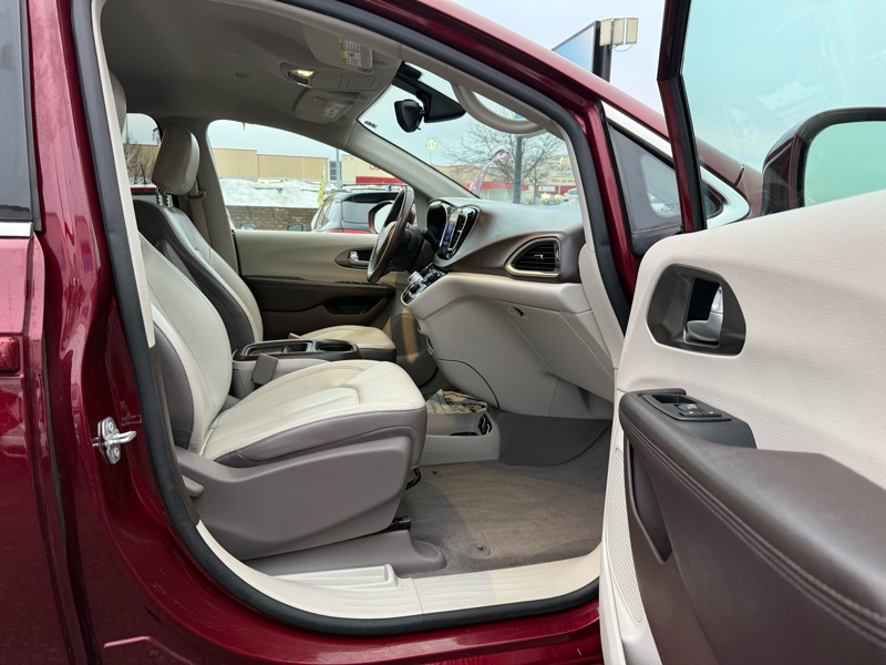 Chrysler Pacifica Touring-L 2017