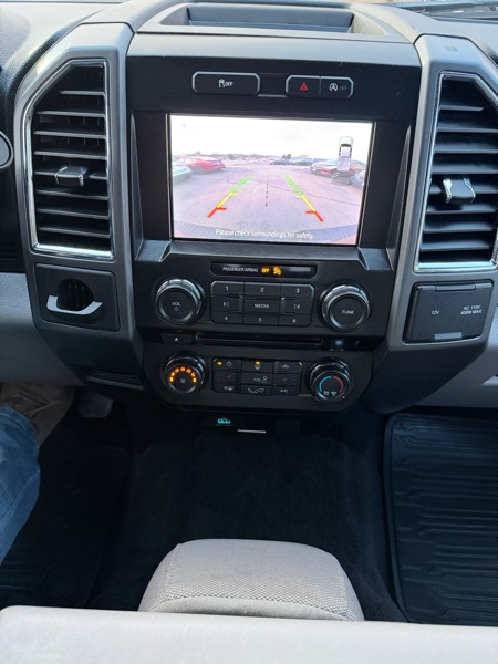 Ford F-150 2WD SuperCrew 150" XLT 2015