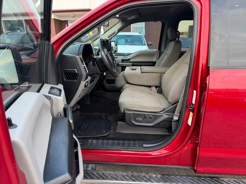 Ford F-150 2WD SuperCrew 150" XLT 2015