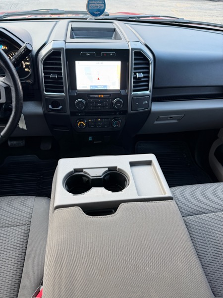 Ford F-150 2WD SuperCrew 150" XLT 2015