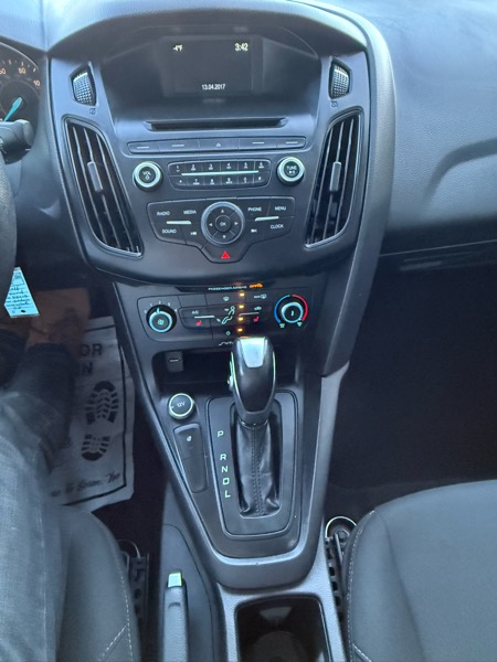 Ford Focus SE Sedan 2016