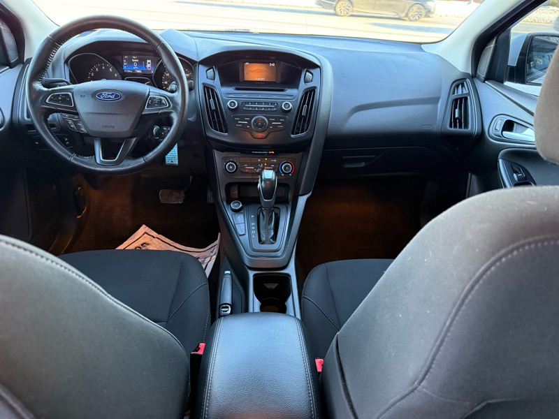 Ford Focus SE Sedan 2016