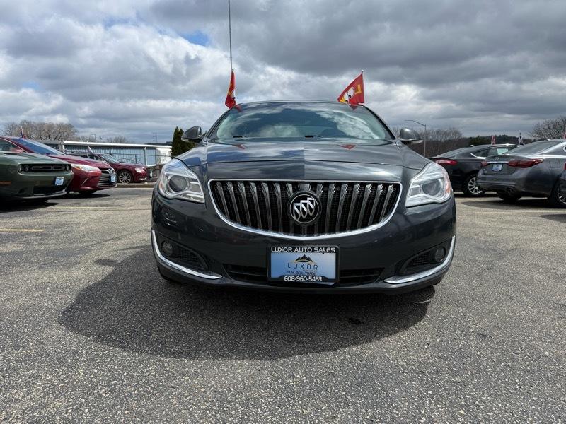 2017 Buick Regal Sport Touring's photo