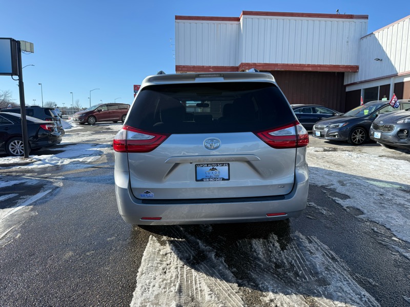 Toyota Sienna LE FWD 8-Passenger V6 2016