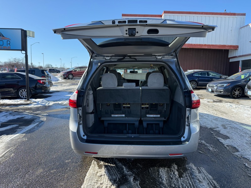 Toyota Sienna LE FWD 8-Passenger V6 2016