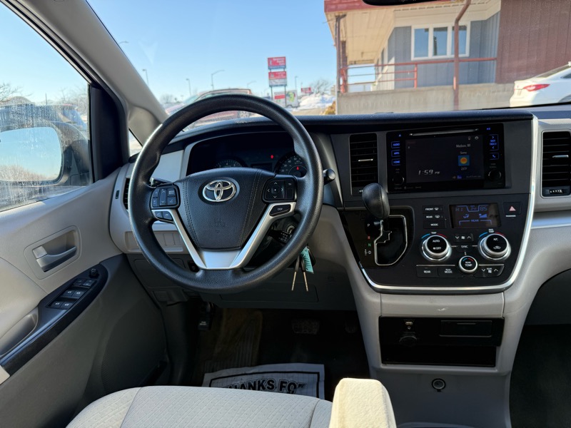 Toyota Sienna LE FWD 8-Passenger V6 2016