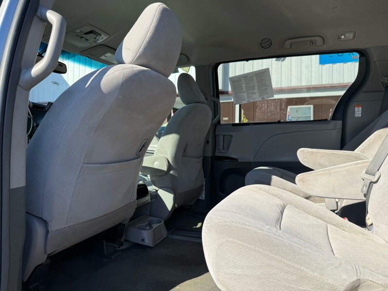 Toyota Sienna LE FWD 8-Passenger V6 2016