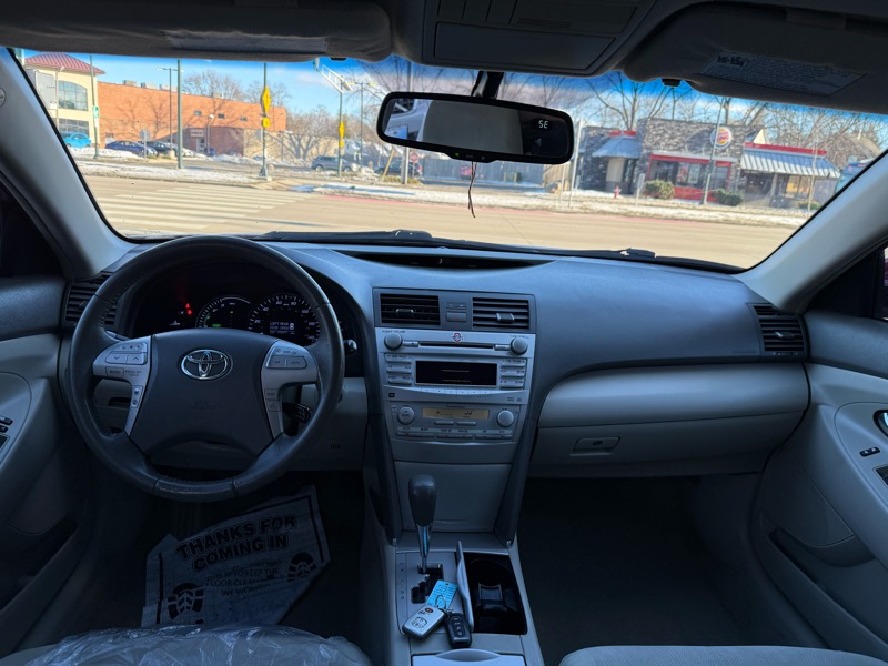 Toyota Camry Hybrid Sedan 2010