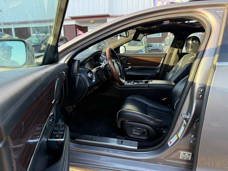 Jaguar XJ-Series XJ Supercharged 2011