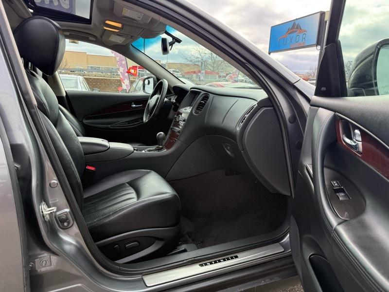 Infiniti QX50 Base AWD 2017