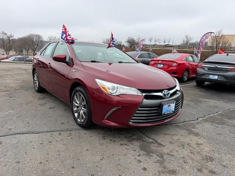 Toyota Camry Hybrid XLE 2017