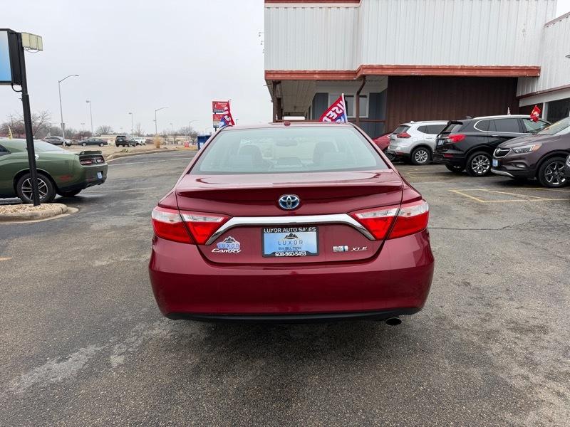 Toyota Camry Hybrid XLE 2017