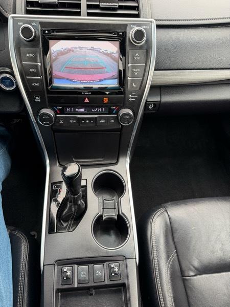 Toyota Camry Hybrid XLE 2017