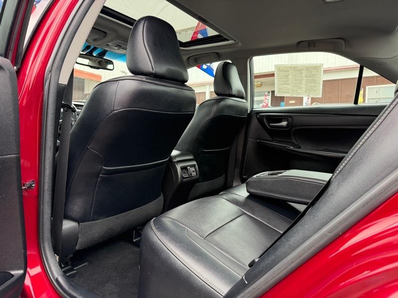 Toyota Camry Hybrid XLE 2017