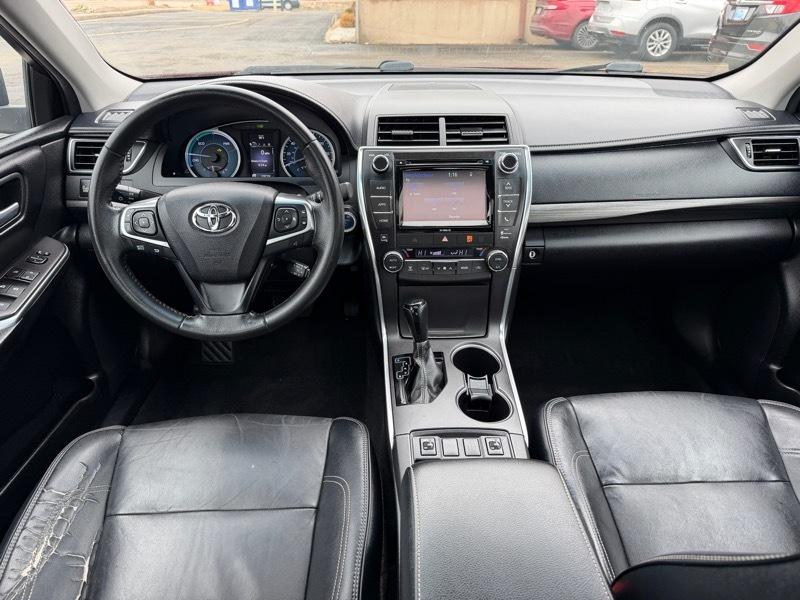 Toyota Camry Hybrid XLE 2017