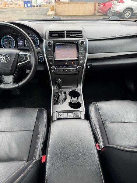 Toyota Camry Hybrid XLE 2017