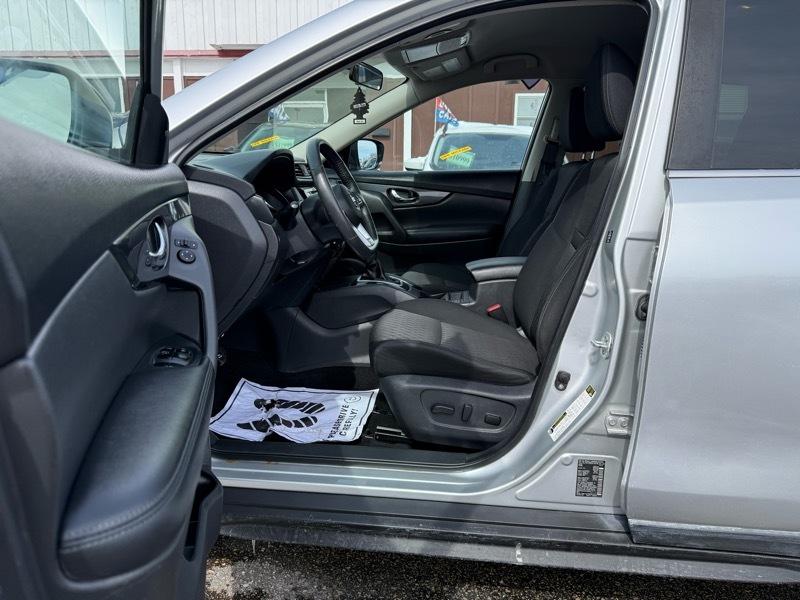 Nissan ROGUE S/SV  2017