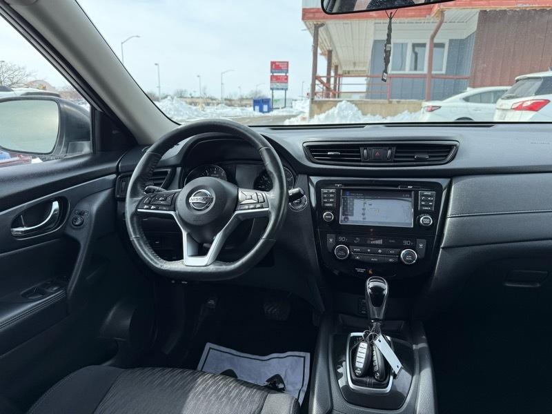 Nissan ROGUE S/SV  2017