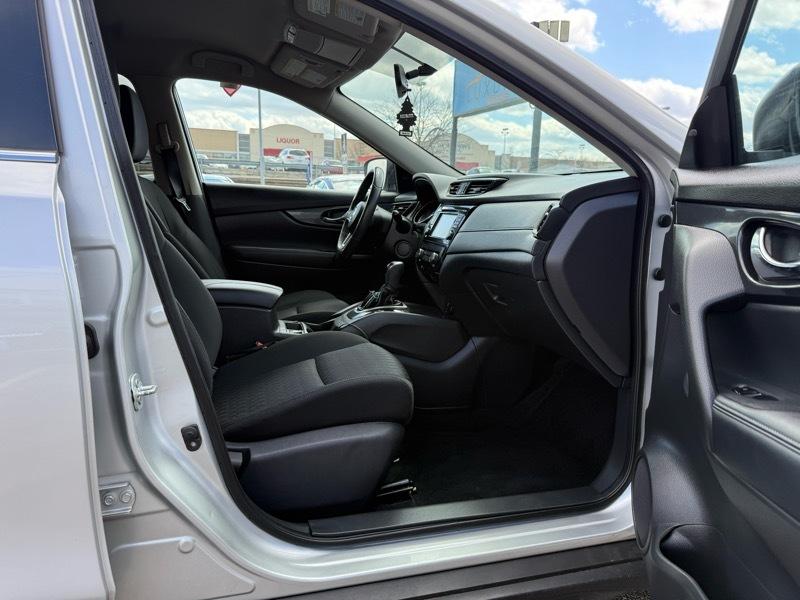 Nissan ROGUE S/SV  2017