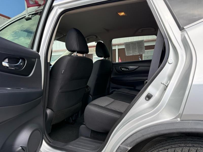 Nissan ROGUE S/SV  2017
