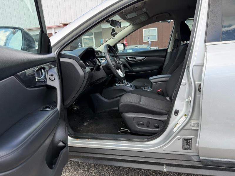 Nissan ROGUE S/SV  2017