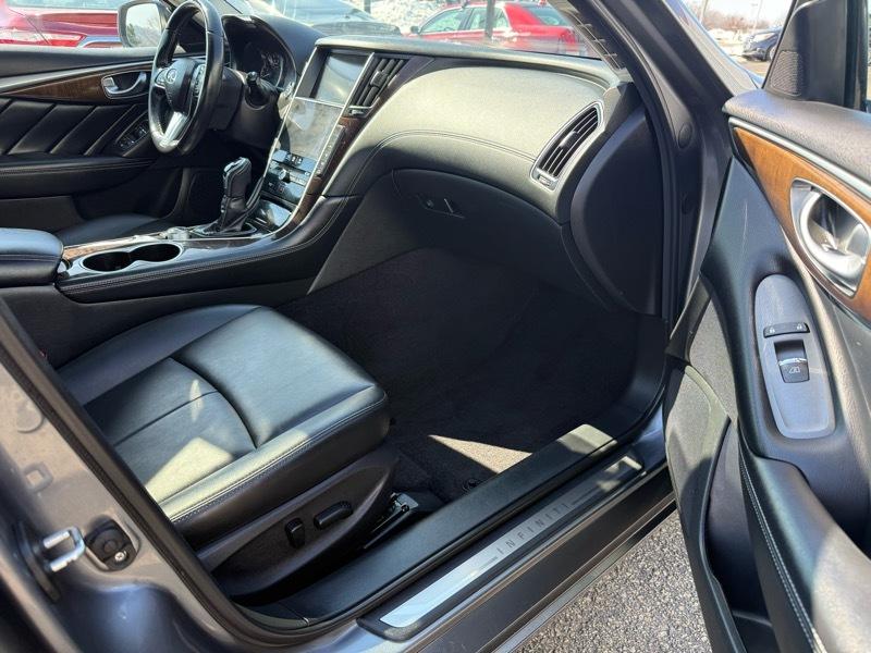 Infiniti Q50 3.0t LUXE AWD 2019