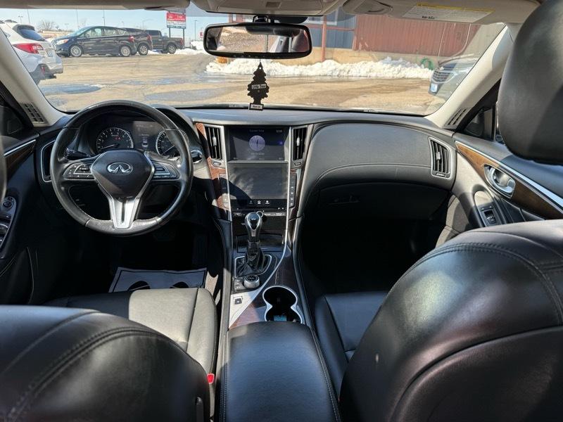 Infiniti Q50 3.0t LUXE AWD 2019