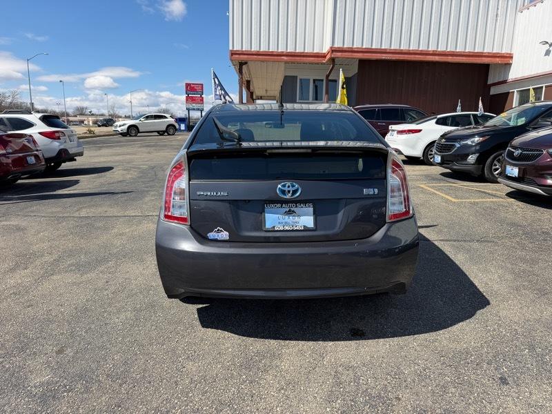 Toyota Prius Two 2015