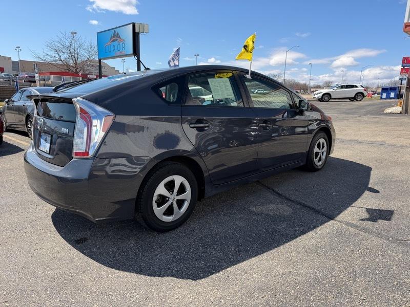Toyota Prius Two 2015