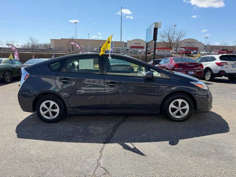 Toyota Prius Two 2015