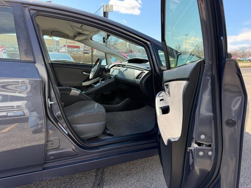 Toyota Prius Two 2015