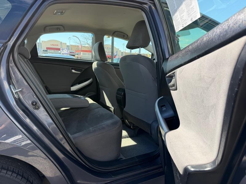 Toyota Prius Two 2015