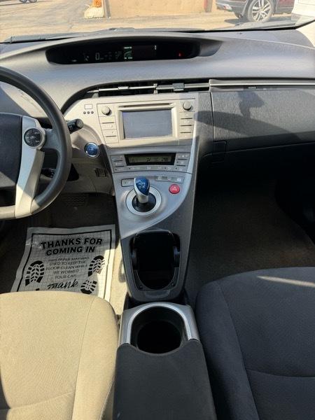 Toyota Prius Two 2015