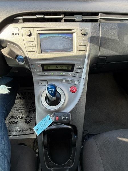 Toyota Prius Two 2015