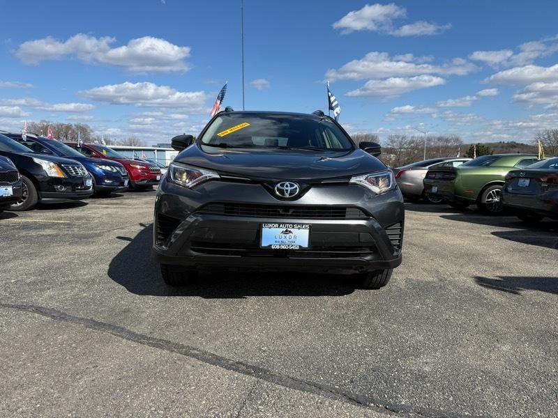 Toyota RAV4 LE 4D SUV FWD 2018