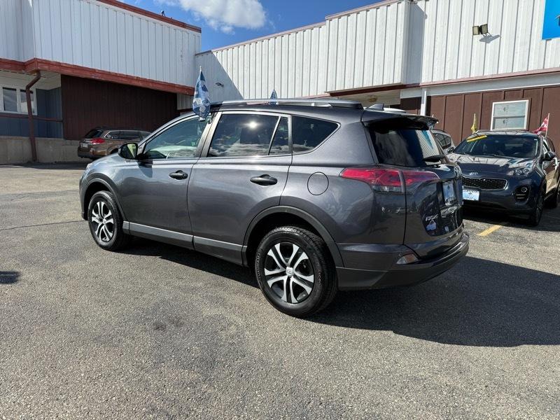 Toyota RAV4 LE 4D SUV FWD 2018