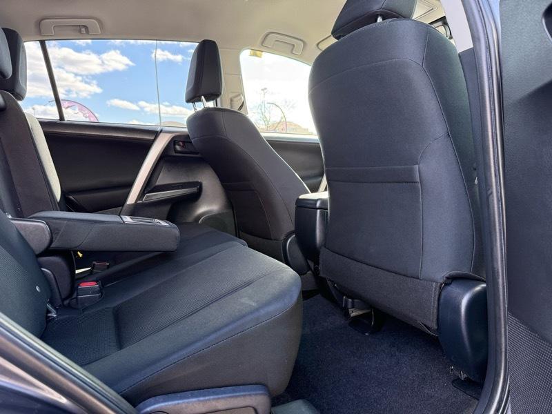 Toyota RAV4 LE 4D SUV FWD 2018