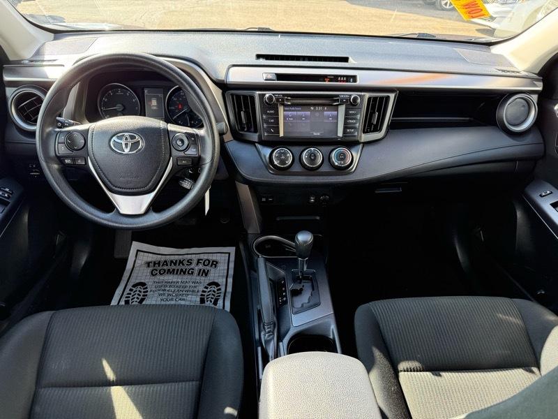 Toyota RAV4 LE 4D SUV FWD 2018