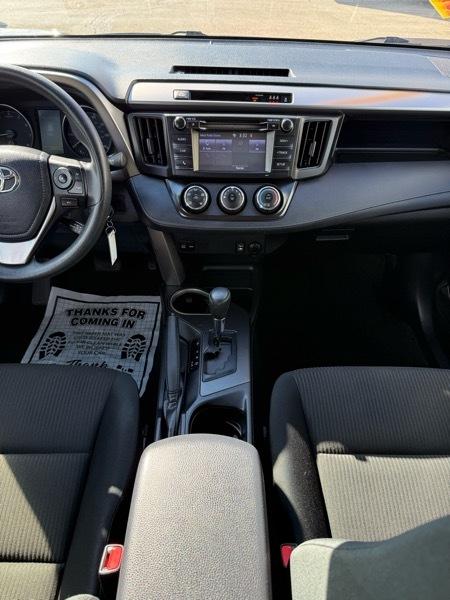 Toyota RAV4 LE 4D SUV FWD 2018