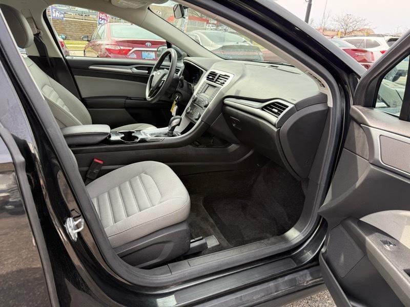 Ford Fusion 4dr Sdn S FWD 2015