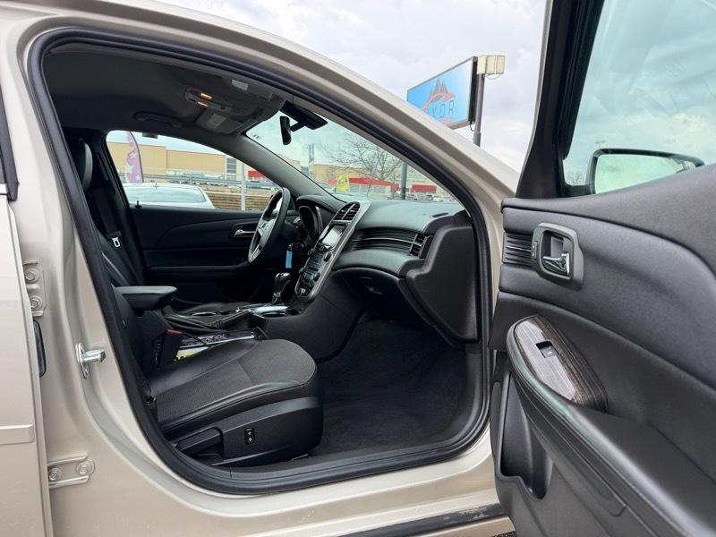 Chevrolet MALIBU 1LT  2015