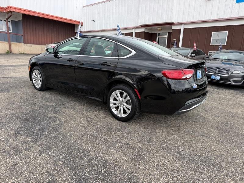 Chrysler 200 LX  2017