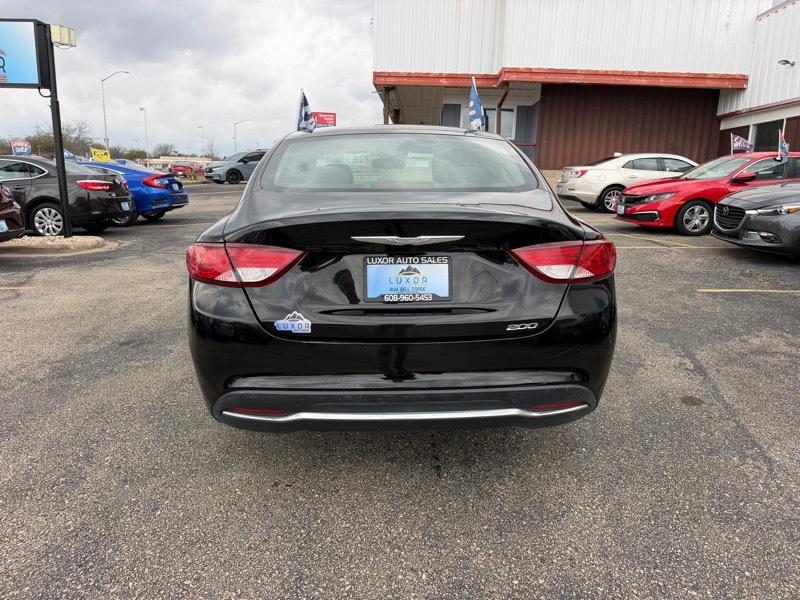 Chrysler 200 LX  2017