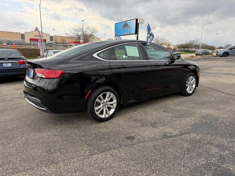 Chrysler 200 LX  2017