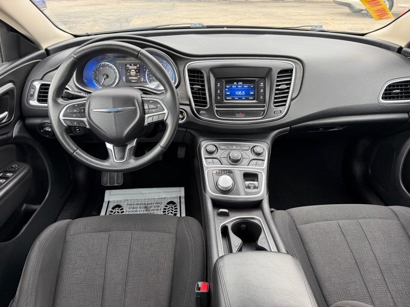 Chrysler 200 LX  2017