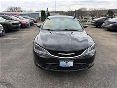 2017 Chrysler 200 LX 